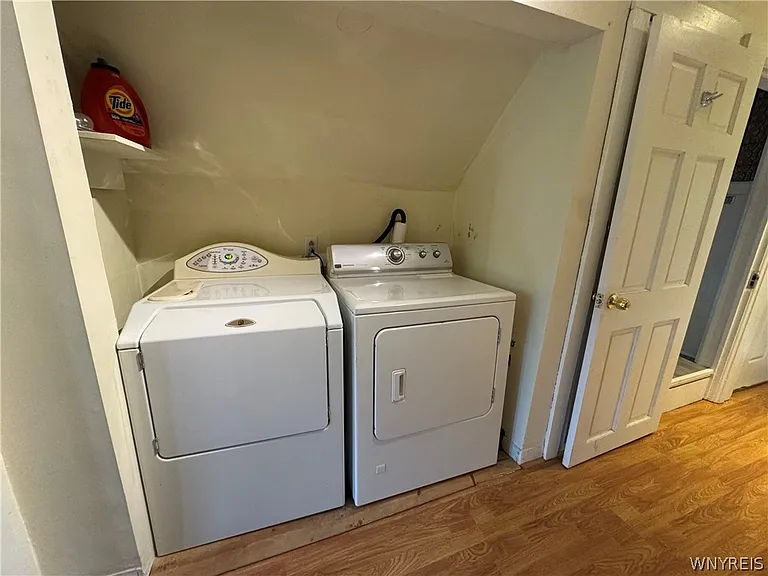 548 Potomac Ave — Photo 13