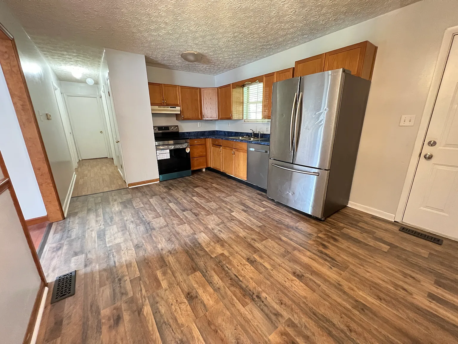 4 bed, 1262 sqft, $1,300 — Photo 3