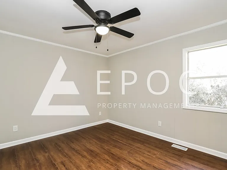 634 S Elm St #B — Photo 10