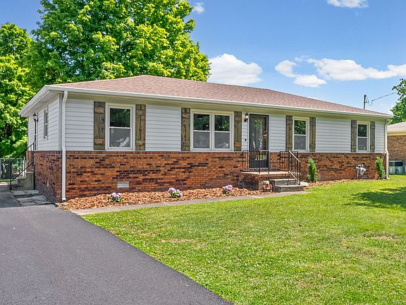 5th image of 711 Sanderson Dr