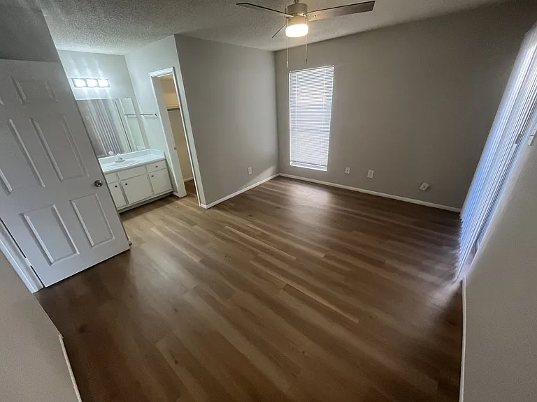 Parkside Apartments — Photo 11
