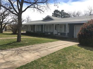 1220 E Wells St, Stamford, TX 79553