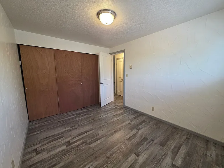 2785 Oak St — Photo 12