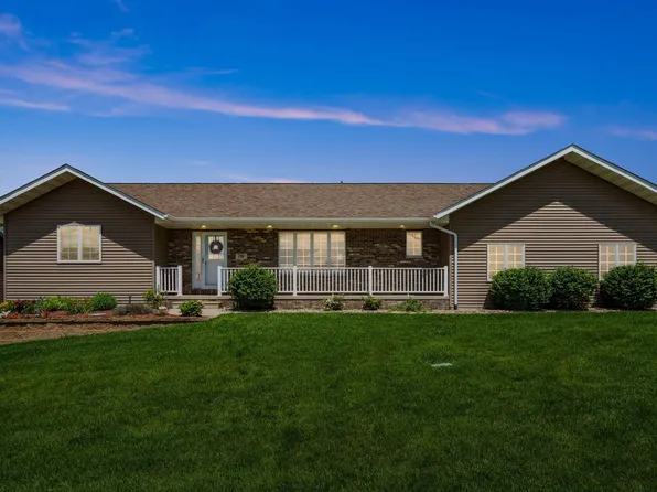 701 Christians Trl, Fairbank, IA 50629