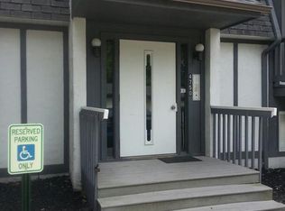 4750 Oak Point Rd UNIT 105, Lorain, OH 44053