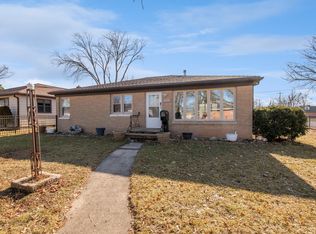 1626 Lilac Ln, Green Bay, WI 54302