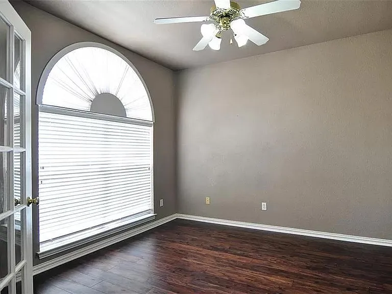 4561 Risinghill Dr — Photo 9