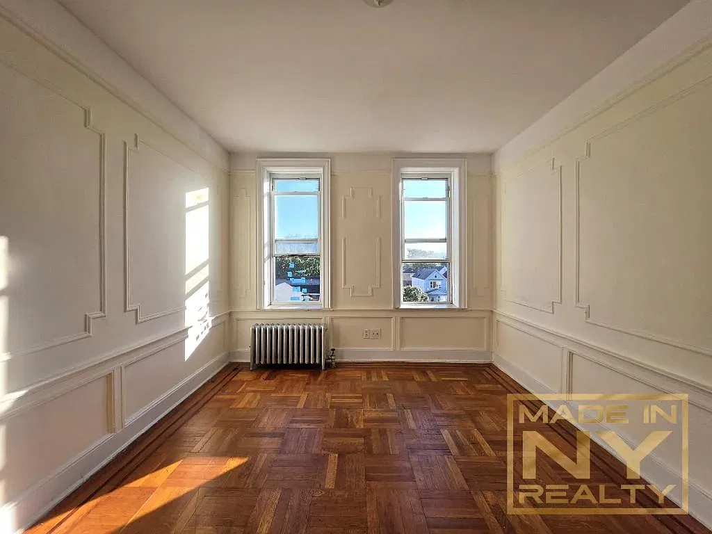 121-06 109th Avenue — Photo 3