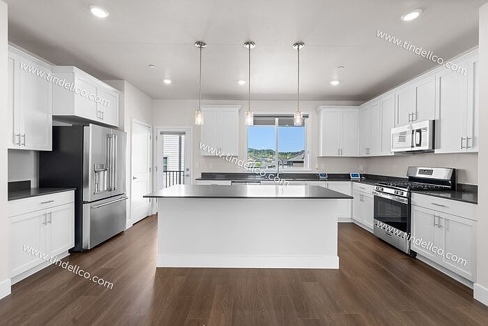 1st image of 16675 SW Jean Louise Rd