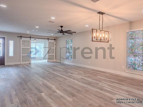 3rd image of 722 Riveredge Dr