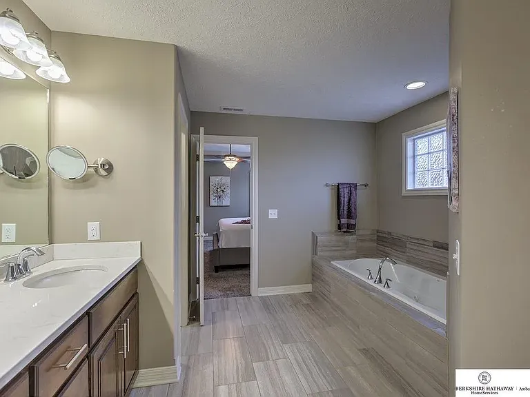 4318 S 198th St — Photo 22