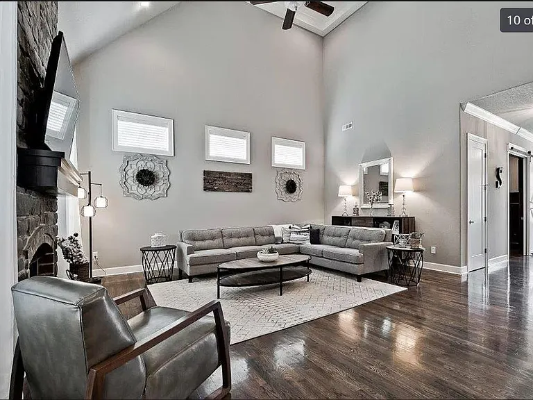 421 Trailwood Cir — Photo 14