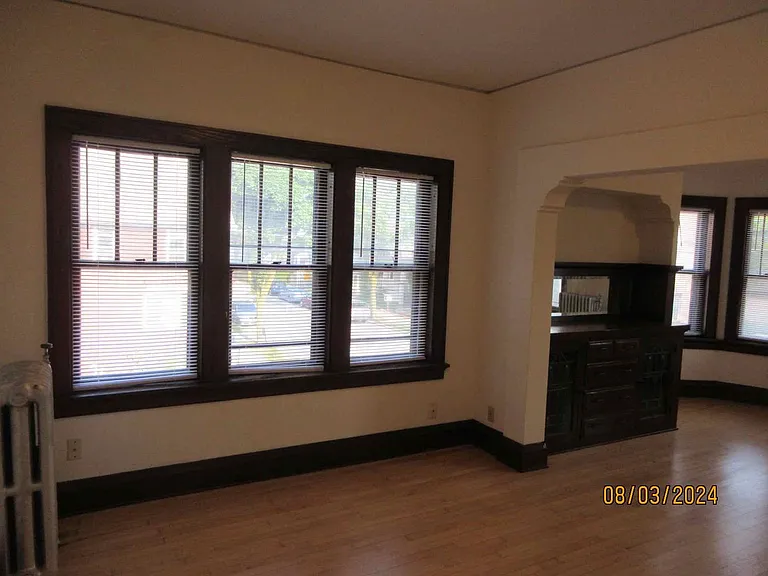 901 E Wright St — Photo 5