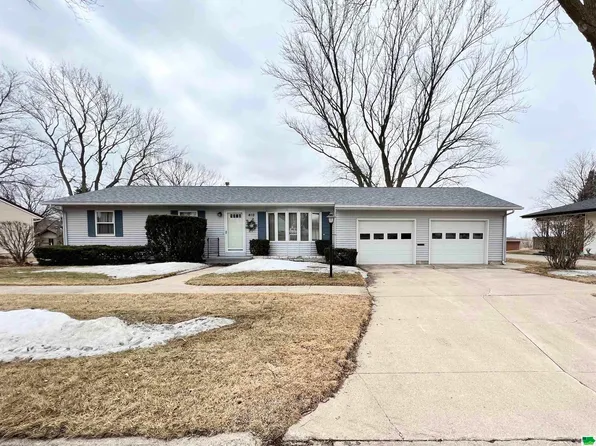 410 W 8th St, Alta, IA 51002