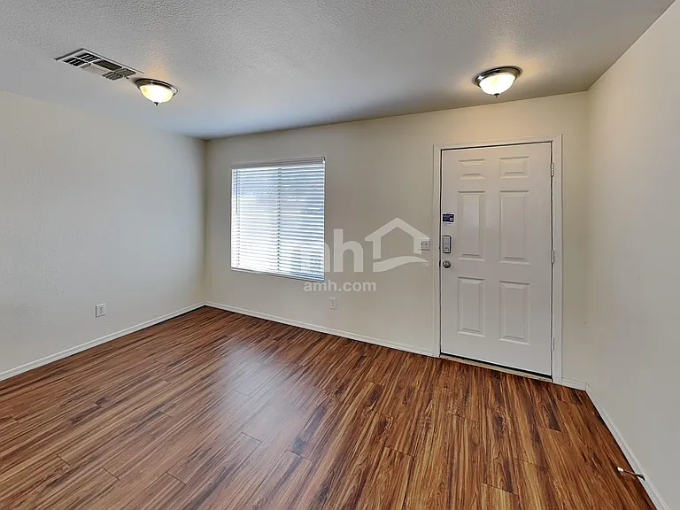16020 W Morning Glory St — Photo 7