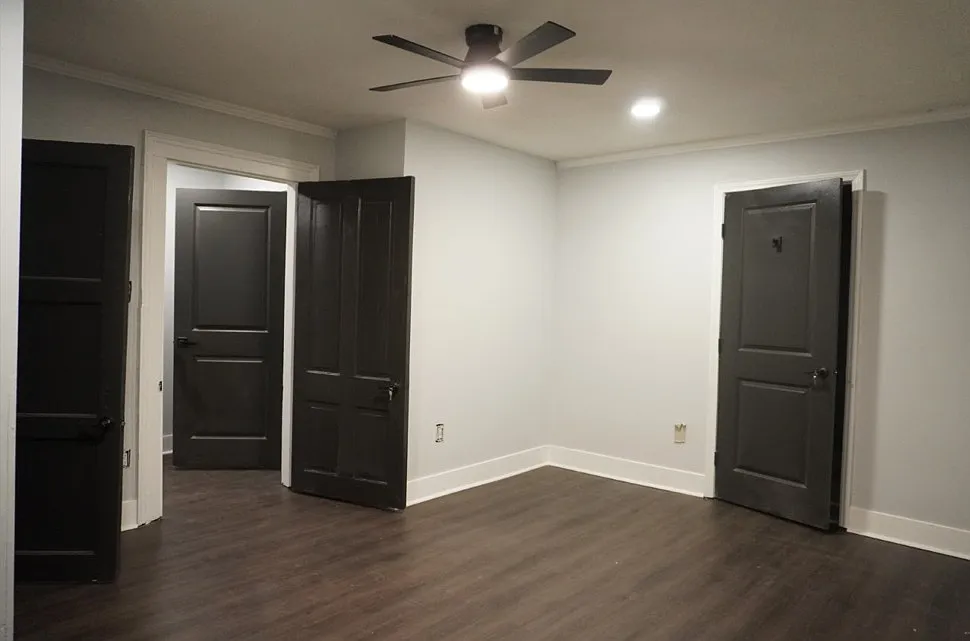 5 bed, 2100 sqft, $1,950 — Photo 4