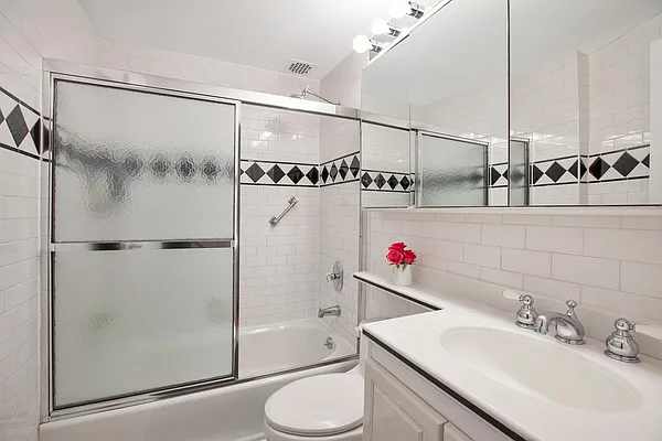 Sold by Engel & Völkers New York City | media 6