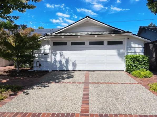 1572 Meadow Ln, Mountain View, CA 94040