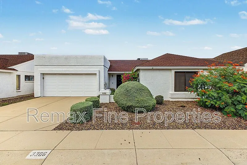 3306 E Taro Ln