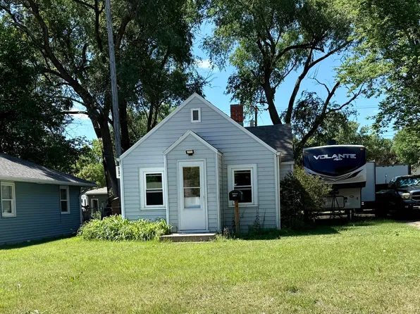 1031 E 1st Ave, Mitchell, SD 57301
