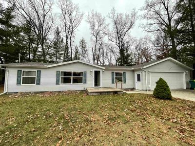 6495 S Forest Lake Dr, Alger, MI, 48610