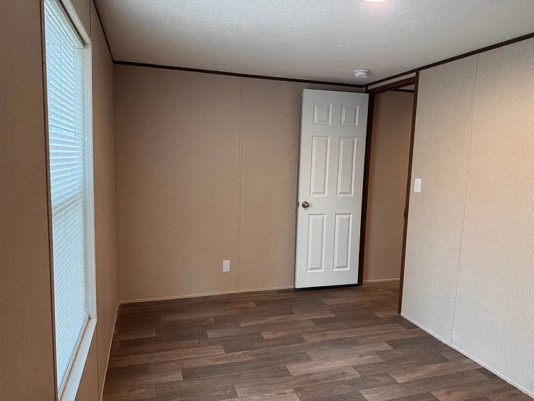 112 Harold Ln — Photo 17