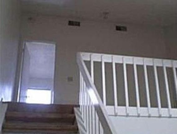 3rd image of 2743 Hunt Club Ln