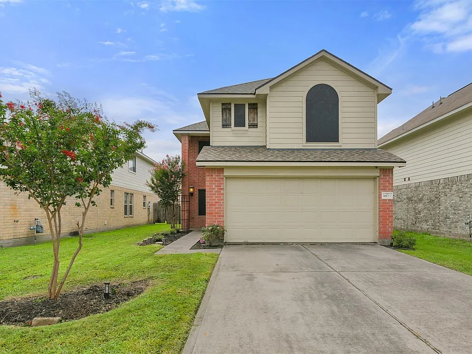 9523 Wyatt Oak Ln