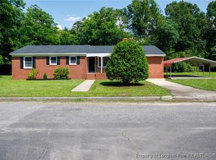 106 3rd St, Maxton, NC 28364