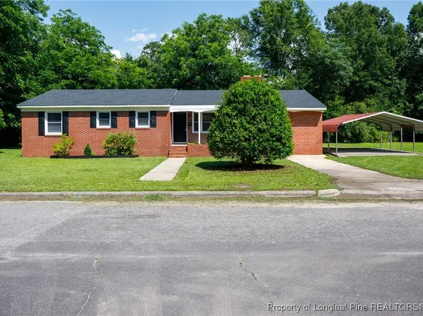 106 3rd St, Maxton, NC 28364