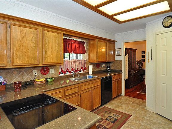 5th image of 4311 Valley Branch Dr