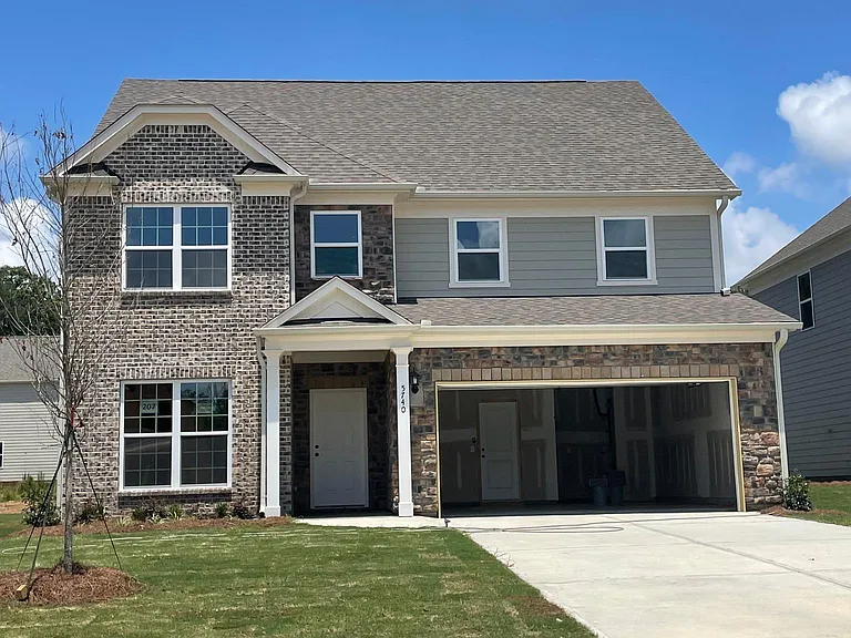 5740 Wheeler Ridge Rd — Photo 1
