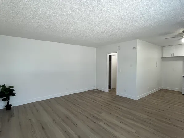 5548 Yarmouth Ave #8, Encino, CA 91316