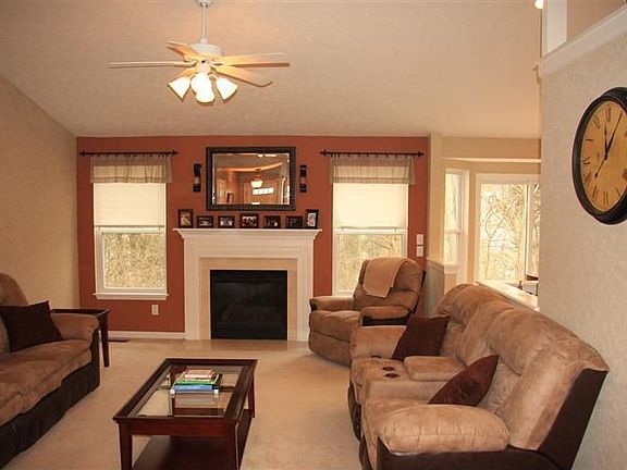 5th image of 621 Valley Trails Dr