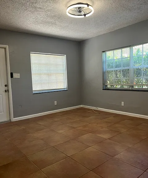 928 N Victoria Park Rd #1 — Photo 10