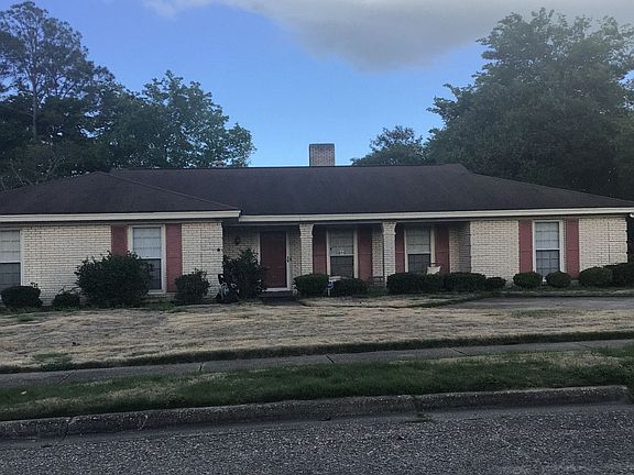 3rd image of 3333 Royal Carriage Dr