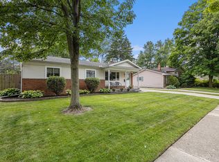 110 Tower Dr, Saline, MI 48176
