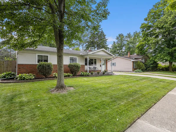 110 Tower Dr, Saline, MI 48176