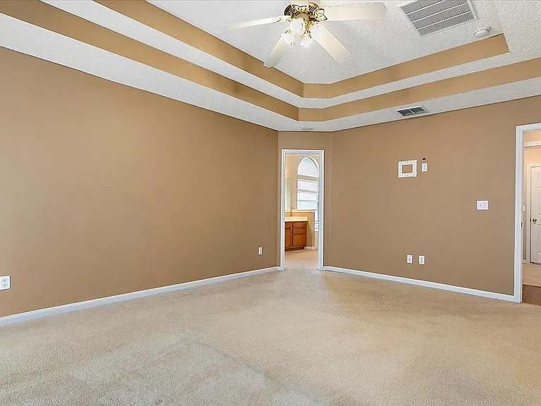 1252 Woodchurch Ln — Photo 14