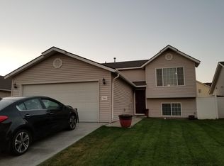 7903 Deschutes Dr, Pasco, WA