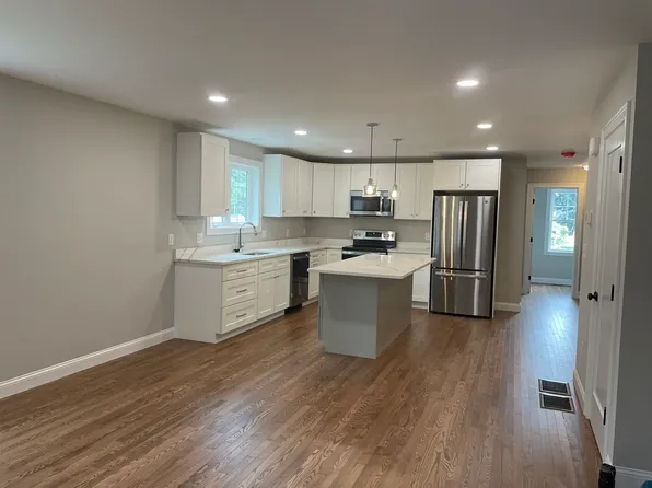 59 Castine St, Worcester, MA 01606