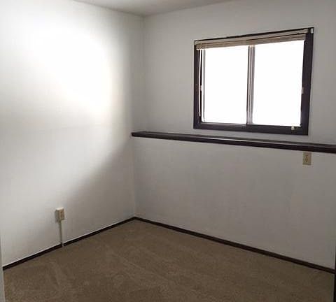 5th image of 11 Marie Ave E