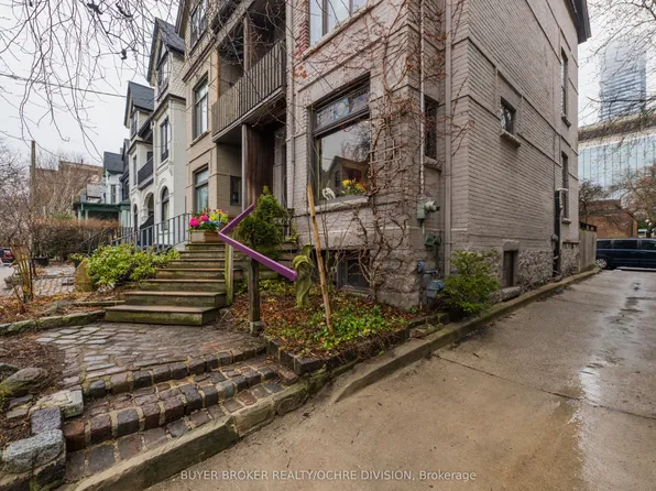 123 Collier St, Toronto, ON M4W 1M2