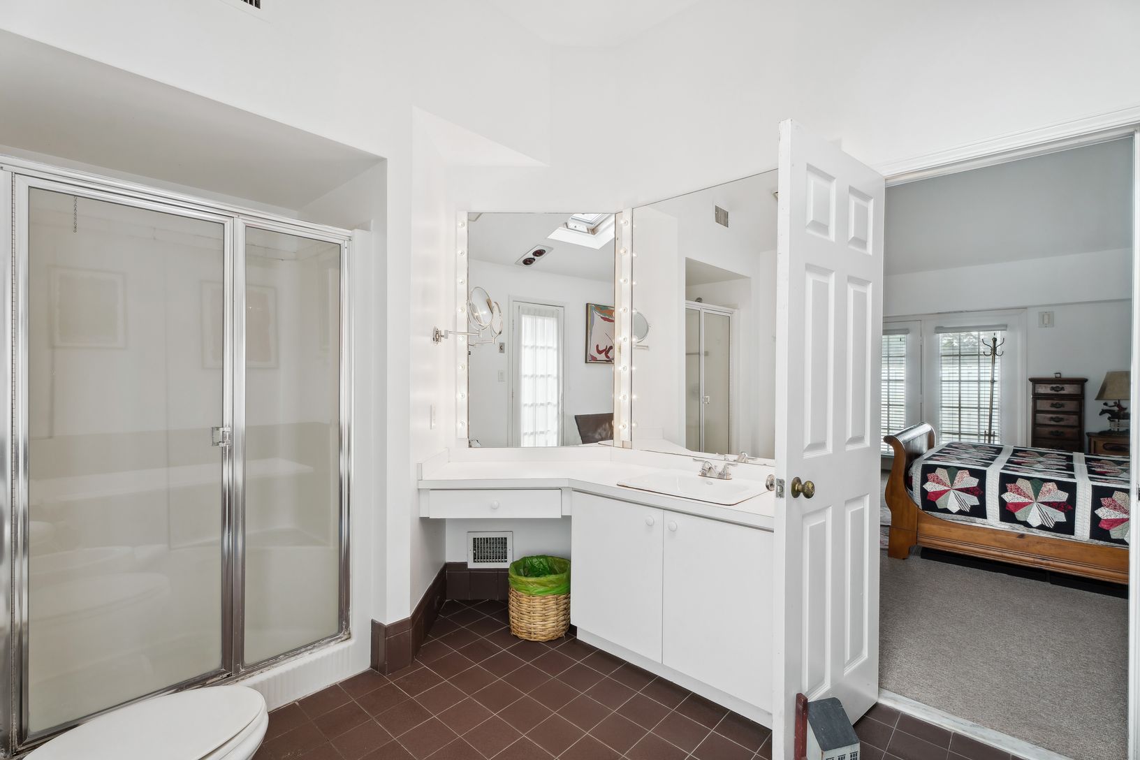  Large Primary Bath with