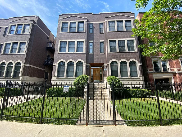 1522-28 W Greenleaf Ave — Photo 1