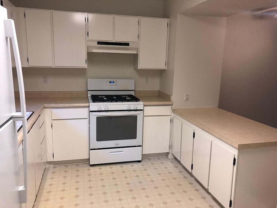 2nd image of 1201 Rebecca Ln Unit B