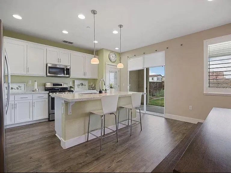 18277 Millbrook Ave — Photo 14