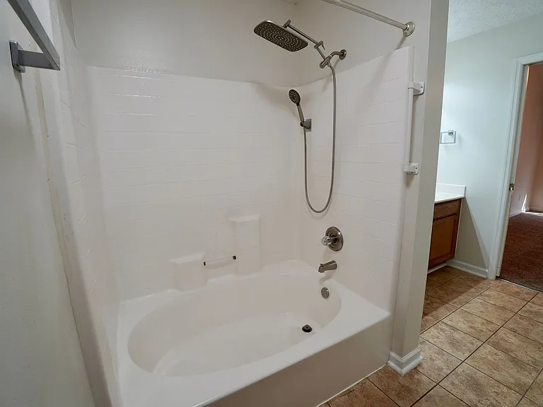 131 Lake Chateau Dr — Photo 21