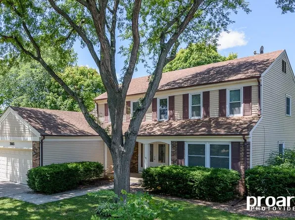 2664 Longview Dr, Lisle, IL 60532