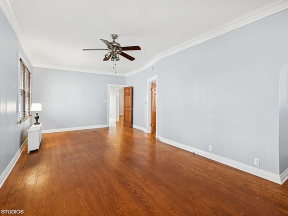 3rd image of 1123 Dunlop Ave